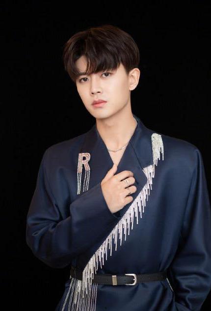 吃瓜爆料任嘉伦白鹿,甜蜜互动引网友热议